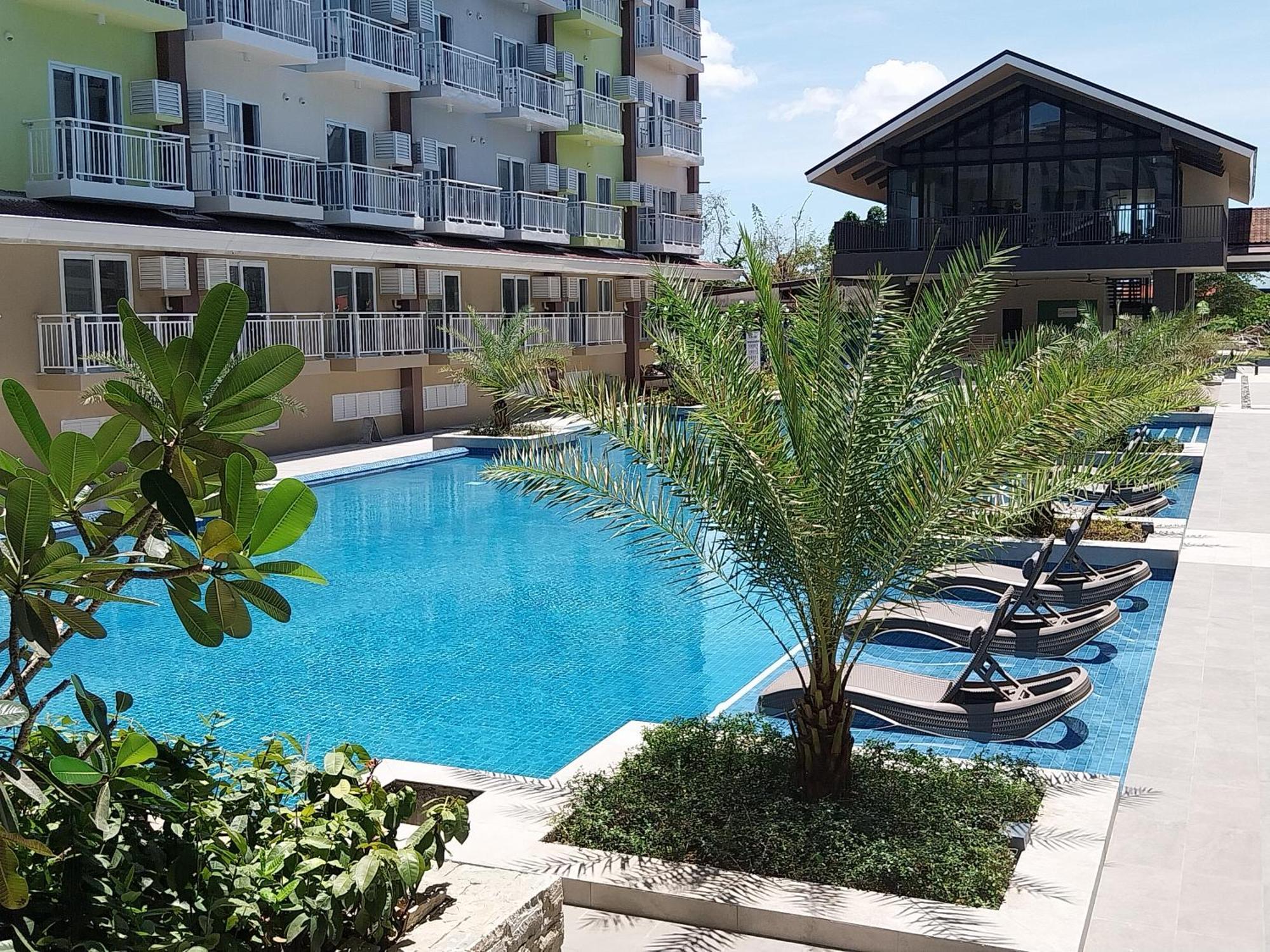 Stay And Fly At Amani Grand Resort Residences Lapu-Lapu City Eksteriør bilde