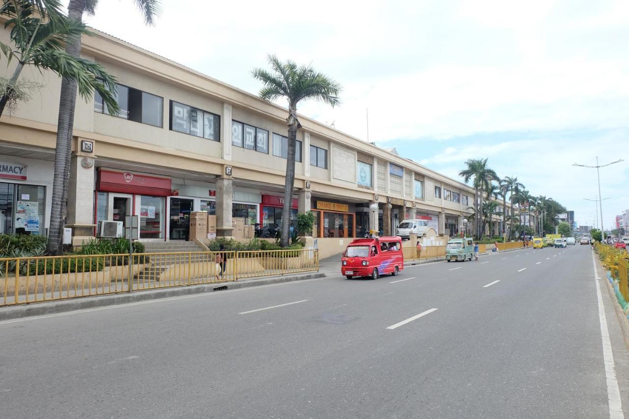 Stay And Fly At Amani Grand Resort Residences Lapu-Lapu City Eksteriør bilde